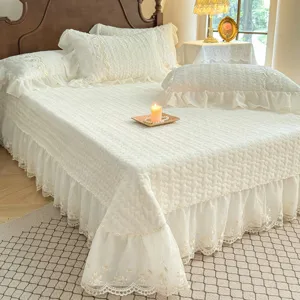 Colcha Acolchada de Estilo Europeo Faldón de Cama Bordado con Volantes Forro Polar de Leche Ropa de Cama Cálida