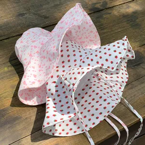 Women's Summer Cotton Bucket Hat Sweet Floral Strawberry Print Wide Brim Sun Protection Outdoor Casual Cap