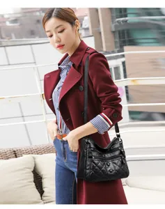 Soft leather women shoulder bag, fashion black multi-pocket crossbody bag for daily use.
