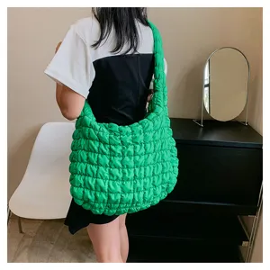 Green quilted shoulder bag for women, casual puffer tote bag with large capacity stylish.