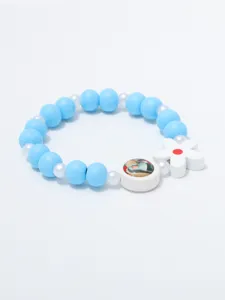 Charmante blauwe kralenarmband voor kinderen met witte bloem en portrethanhanger elastisch.