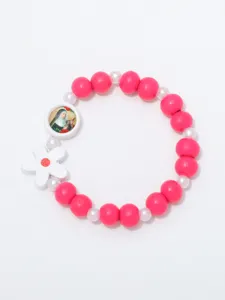 Kinderen roze houten kralen armband met schattige bloemhanger en ronde heilig hanger, kleurrijk.