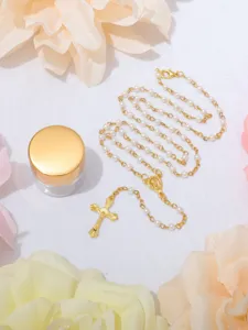 Squisita collana rosario croce perle 4mm con ciondolo in lega dettagli di preghiera.