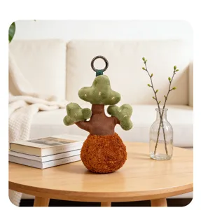 Dettaglio portachiavi albero dei soldi in peluche, grazioso ciondolo per borsa in tessuto morbido.