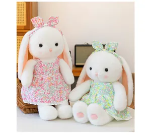 Leuke pluche konijnenknuffel met lange oren, bloemenjurk en hoofdband. Superzacht speelgoed.