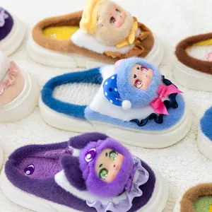 Simpatiche pantofole in peluche di bambola di cartone animato scarpe calde invernali accoglienti