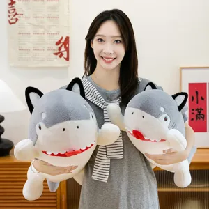 Mignon dessin animé requin chien en peluche, oreiller en peluche douce pour les enfants.