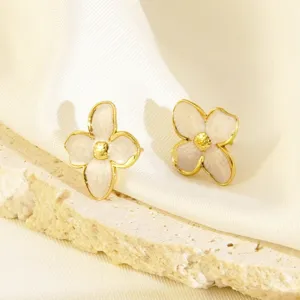 Orecchini a lobo fiore bianco bordo oro elegante gioiello raffinato in acciaio inox