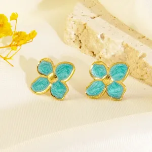 Orecchini a lobo con fiore smaltato turchese in acciaio inossidabile stile designer dolce