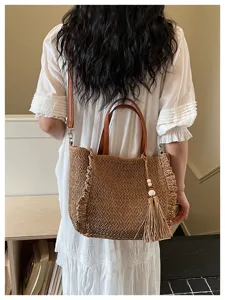 Woven straw shoulder bag with fringe tassel, casual large capacity beach handbag for women.