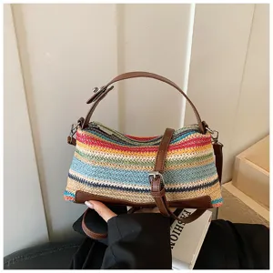Sac à bandoulière en paille colorée, sac de plage style coréen tendance et chic.