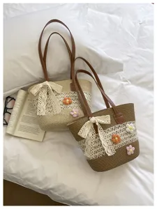 Sac cabas en paille tissée avec nœud en dentelle et fleurs, sac à épaule de plage décontracté.