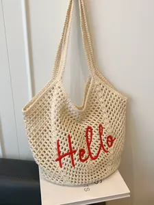 Häkel-Tragetasche mit Lochmuster für Damen, stilvolle rote Hello-Bestickung, Strandtasche.