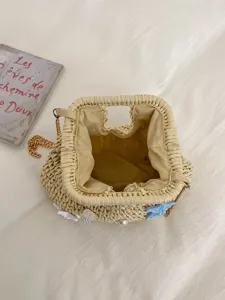 Borsa a mano in paglia chic da donna, stile vacanza al mare con ciondoli conchiglia catena.