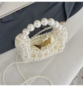 Mini bolso de mano elegante y elegante de perlas con correa para mujer elegante