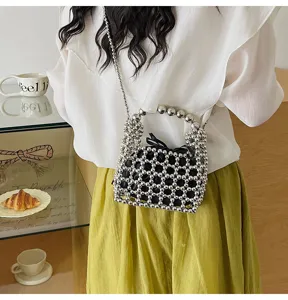 Bolso cruzado de perlas metálicas de moda, minibolso de cadena elegante para accesorios de mujer.