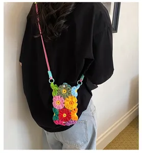 Handgemachte Häkelblume Handy Tasche, bunte gestrickte Umhängetasche für Damen und Mädchen.