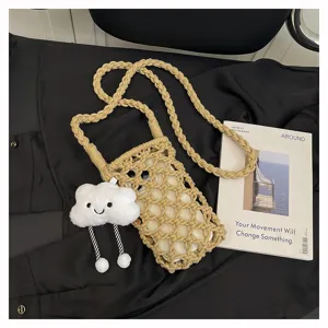 Geflochtene Handytasche mit Wolkenanhänger, lässige Häkel Umhängetasche für Sommer Strand Urlaub.