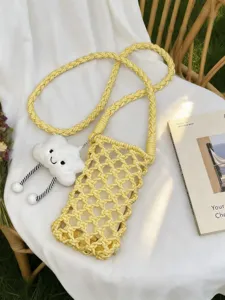 Geflochtene Strand Handytasche für Damen, lässige Umhängetasche mit Wolkenanhänger.