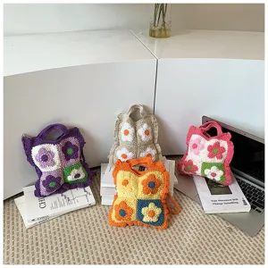 Handgemaakte gehaakte bloemen schoudertas voor dames, schattige gebreide vierkante tas.