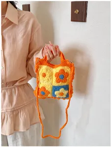 Handgemaakte gehaakte bloemen crossbody tas, schattige gebreide bloem schoudertas voor dames.