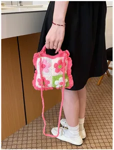 Handgemaakte gehaakte bloem mini crossbody tas, leuke gebreide tas voor dames detail.