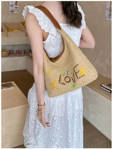 Borsa a spalla in paglia da spiaggia estiva da donna, grande borsa hobo intrecciata con ricamo.