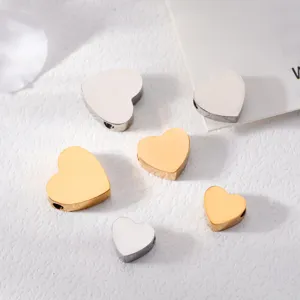 Perline sfuse a forma di cuore in acciaio inossidabile specchio per gioielli fai da te.
