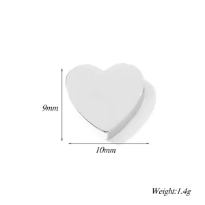 Vista dettagliata della perla a cuore in acciaio inossidabile con dimensioni precise.