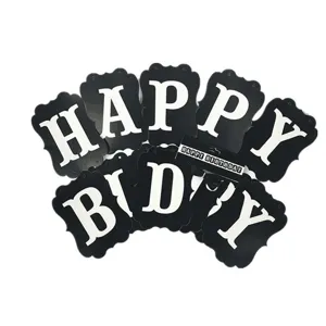 Zwarte en witte gelukkige verjaardag banner set, perfect voor feestdecoraties en feestelijk viere.