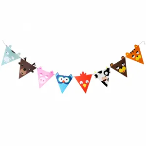 Nahaufnahme der bunten Tier-Wimpelkette, ideal für Kindergeburtstag Dekorationen.