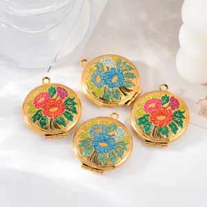 Goldfarbene runde Medaillon-Anhänger mit bunten Emaille-Blumenmotiven für DIY-Schmuckherstellung.