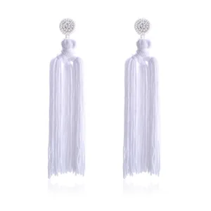 Handgemaakte witte kralen lange kwast oorbellen boho stijl chic mode sieraden detail weergave