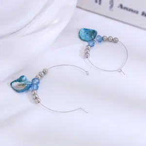 Elegante blauwe schelp kraal hoepel oorbellen, perfecte strand stijl sieraden voor dames.