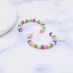 Kleurrijke polymeer klei kraal creolen oorbellen boho heishi schijf sieraden voor dames.