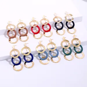 Minimalistische kleurrijke meerlaagse cirkel oorbellen, trendy geometrischehangers.