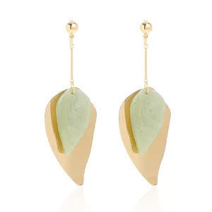 Leuke dubbellaagse blad hangende oorbellen minimalistische mode sieraden voor dames elegant.