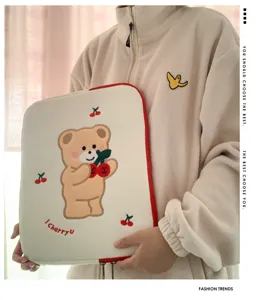 Süße Kirsche Bär Stickerei Laptop Hülle 13 Zoll Tablet Aufbewahrungstasche für den Alltag.