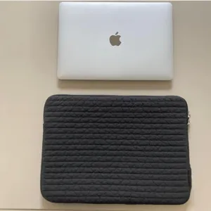 Dunkelgraue gesteppte Laptoptasche Tablet Hülle weiche Schutzhülle minimalistisches Design