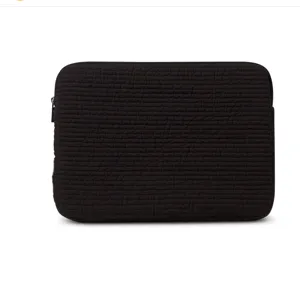 Schwarze, gesteppte Laptoptasche und Tablettasche mit sicherem Reißverschluss für den Alltag.