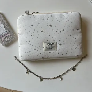White star printed laptop sleeve iPad storage bag with zipper and aesthetic chain accessory