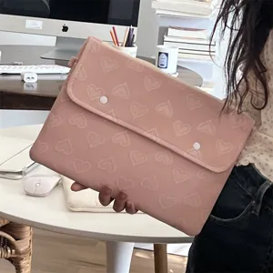 Rosa gesteppte Herz Laptoptasche 11 13 Zoll Tablet Schutzhülle süße Ästhetik Tasche Hülle Etui