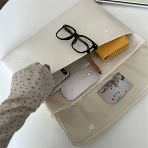 Weisse gesteppte Herz Tablet Schutzhuelle fuer 11 13 Zoll Laptop Tasche Aesthetik style