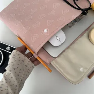 Rosa gesteppte Herz Laptoptasche 11 13 Zoll süße Tablet Aufbewahrungstasche Schutzhülle