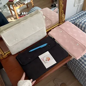 Gesteppte Herz-Tablettasche, weiche Schutzhülle für 11 und 13 Zoll Laptops, stilvolle Tasche.