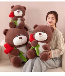 Tenero orsetto di peluche marrone con cuore rosso, morbido giocattolo per dolci momenti e regali