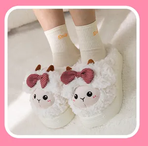 Leuke cartoon schaap pluche winter warme indoor pantoffels dikke pluizige huisschoenen
