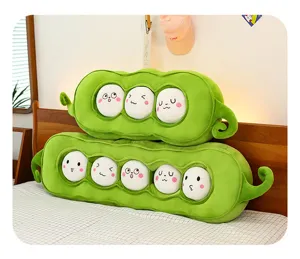 Süßes grünes Erbsenschoten Plüschkissen mit lustigen Gesichtern, weiches Kuscheltier fürs Bett.