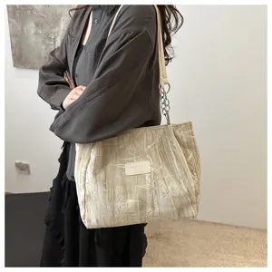 Women large capacity tote bag casual shoulder bag with chain strap fashion commuting bag