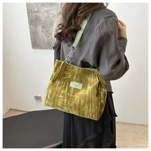 Green velvet shoulder tote bag for women stylish casual daily commuter handbag with chain strap